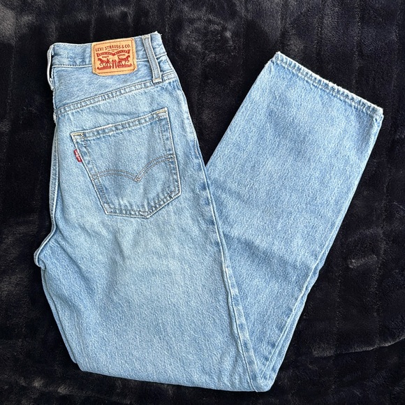 Levi's Denim - Levi size 26, ‘94 Baggy straight leg light wash jean pant